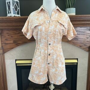 Polagram Peach Floral Denim Romper Size‎ Small
